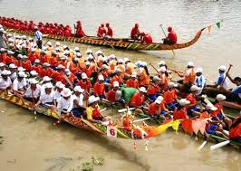 Soc Trang accueille le premier festival de courses de pirogue Ghe Ngo